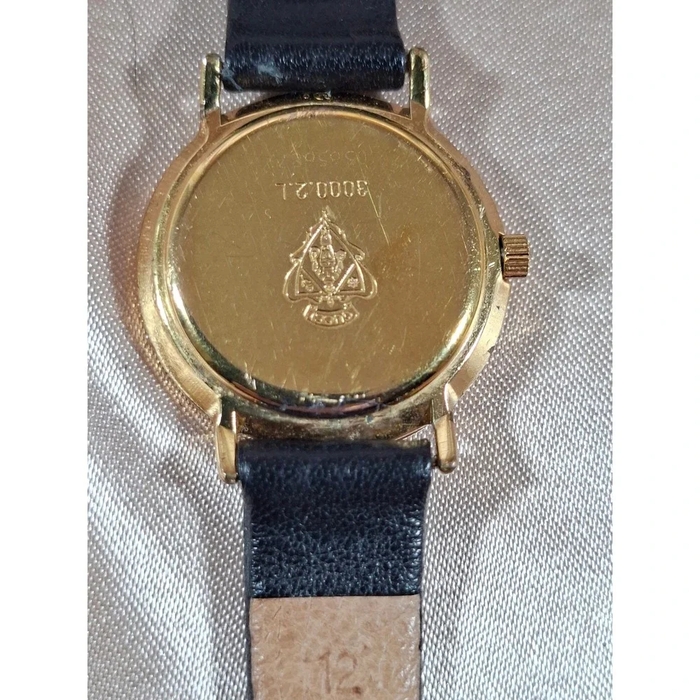 Gucci 30002.L Vintage Ladies Wristwatch‎ Gold Plated Black Dial Roman Numerals